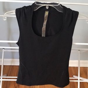 🔸 Active tank top